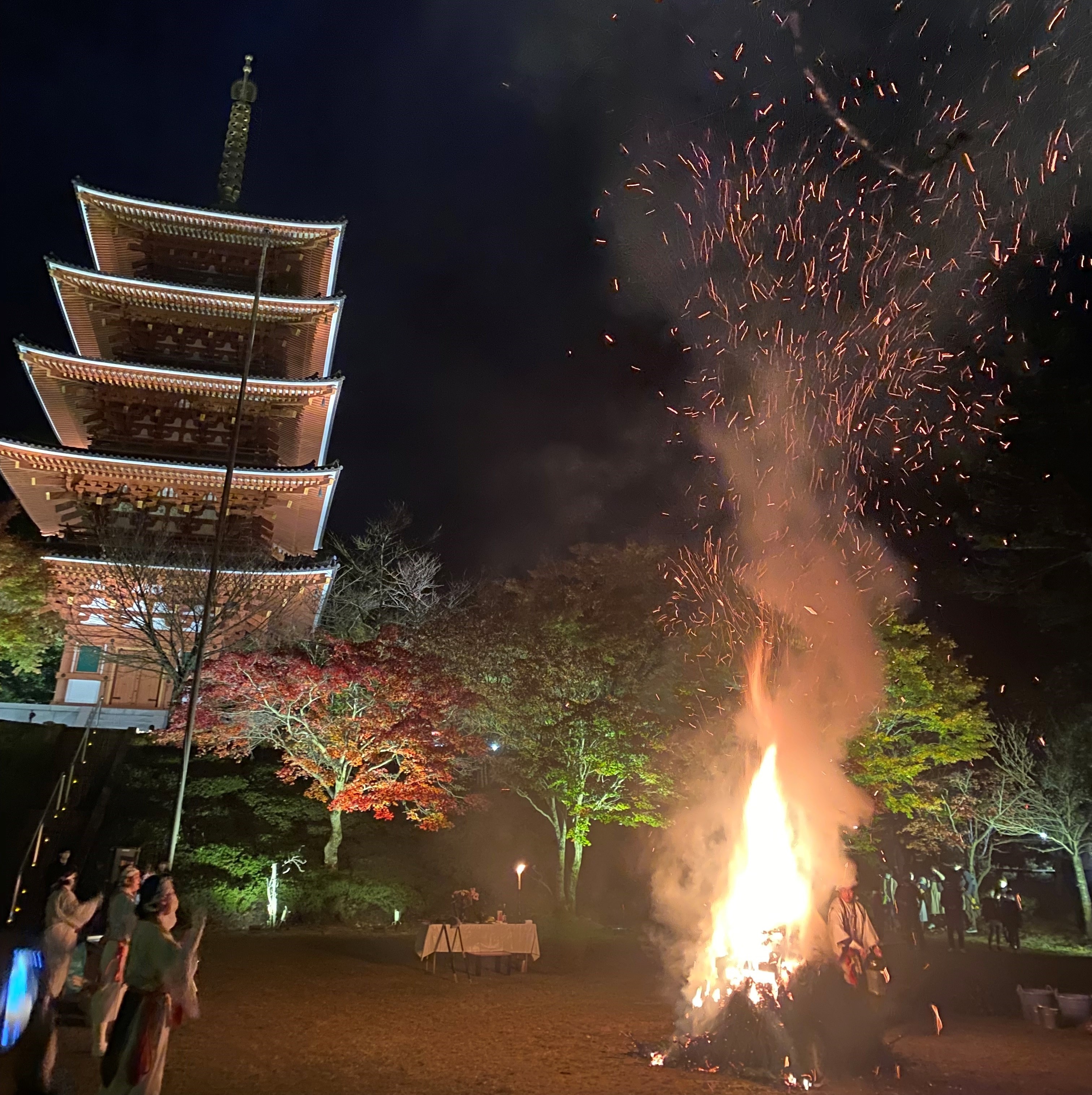 天桥立冬季花火大会  十月最后一个周日
献给供奉在成相寺的圣观世音菩萨